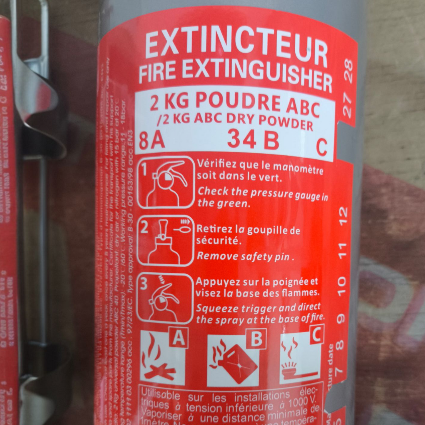 Estintore 2kg per interni conforme requisiti FIA